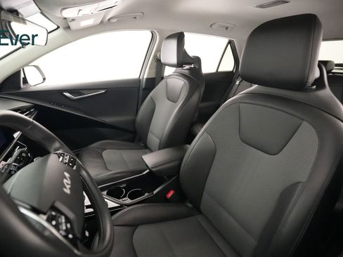 Used 2023 Kia Niro Wind FWD image 4