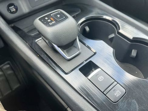 Used 2024 Nissan Rogue S AWD/4WD image 22