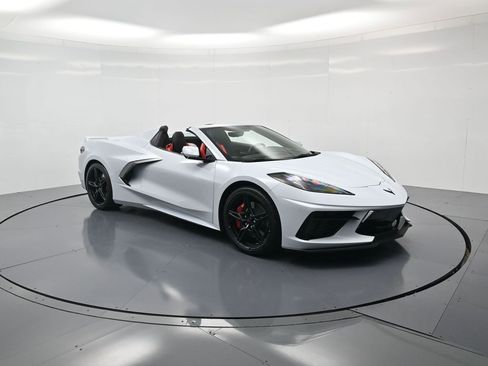 Used 2022 Chevrolet Corvette Stingray Premium Conv w/ Z51 Performance Package RWD image 32
