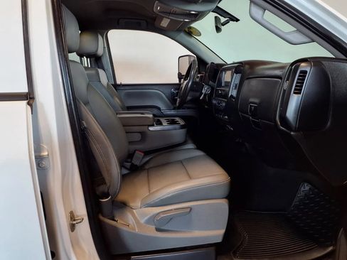 Used 2018 Chevrolet Silverado 1500 W/T w/ Trailering Package RWD image 12