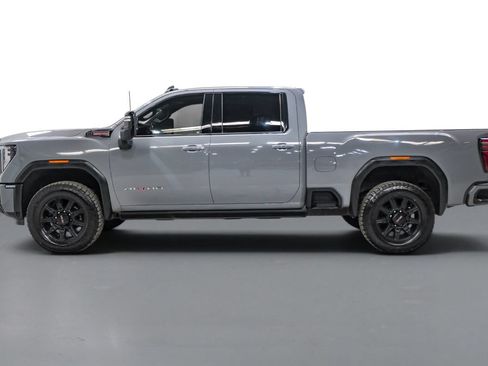 Used 2024 GMC Sierra 2500 AT4 w/ AT4 Premium Plus Package AWD/4WD image 9