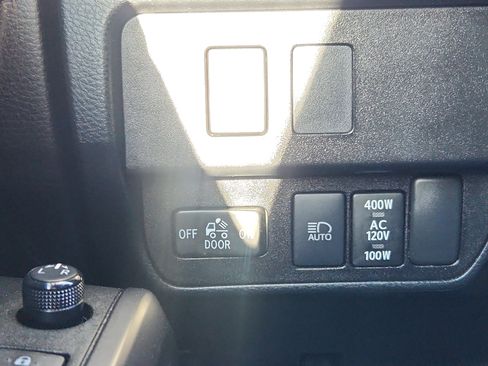 Used 2022 Toyota Tacoma TRD Off-Road w/ Technology Package image 30