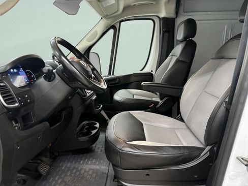 Used 2024 RAM ProMaster 2500 w/ Quick Order Package 22G SLT FWD image 12
