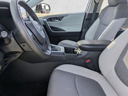 Used 2022 Toyota RAV4 XLE image 16