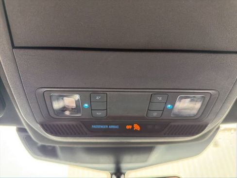 Used 2020 Ford Explorer XLT AWD/4WD image 20