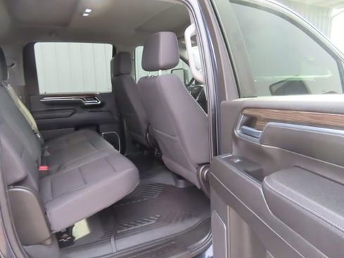 Used 2024 Chevrolet Silverado 2500 LT image 27