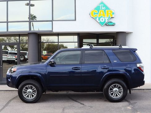 Used 2017 Toyota 4Runner SR5 image 8