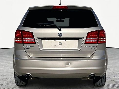Used 2009 Dodge Journey SXT w/ Rear Seat Video Group image 4