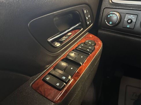 Used 2013 Chevrolet Tahoe LTZ AWD/4WD image 39