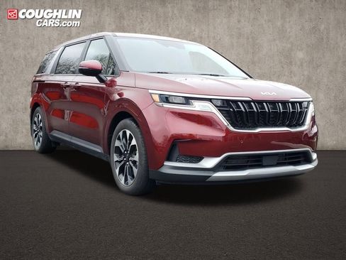 Used 2024 Kia Carnival EX image 1