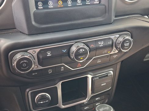 Certified 2022 Jeep Wrangler Sport AWD/4WD image 15