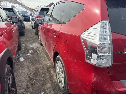 Used 2014 Toyota Prius V Two image 7