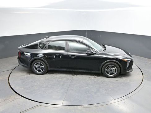 Used 2025 Kia K4 LXS image 44