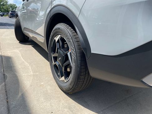 New 2026 Kia Sportage EX AWD/4WD image 17