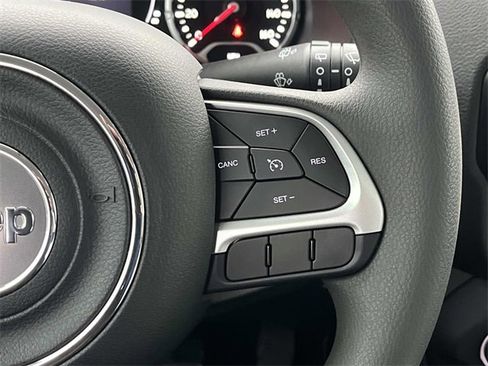 Used 2023 Jeep Renegade Latitude image 21