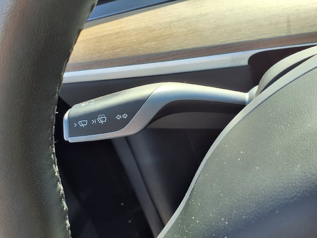 Used 2023 Tesla Model Y Long Range AWD/4WD image 9