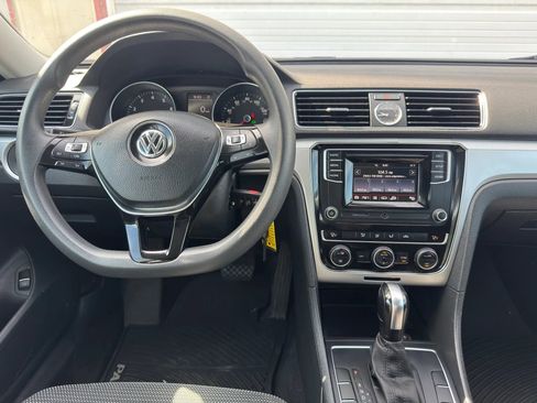 Used 2017 Volkswagen Passat 1.8T S FWD image 18