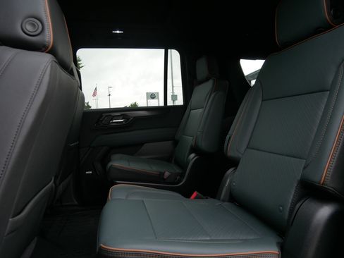 New 2026 GMC Yukon XL AT4 w/ AT4 Premium Package AWD/4WD image 5