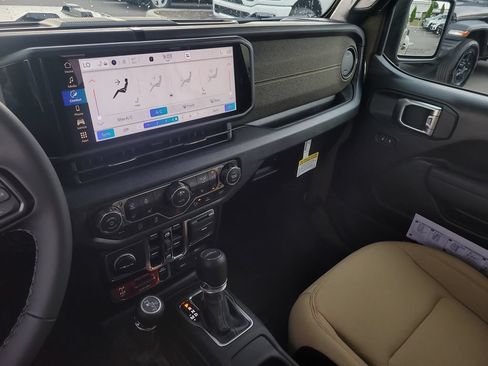 New 2026 Jeep Gladiator Willys AWD/4WD image 21