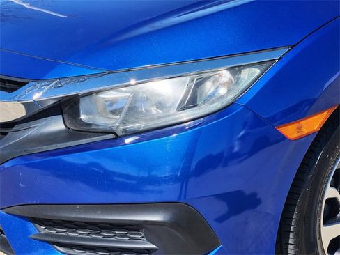 Used 2018 Honda Civic EX image 6