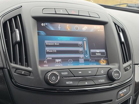 Used 2017 Buick Regal Sport Touring image 4