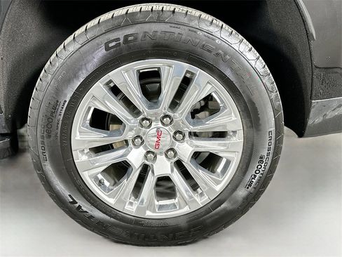 Used 2025 GMC Yukon XL Denali image 31