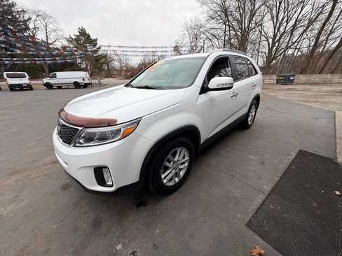 Used 2014 Kia Sorento LX w/ Touring Package (LX) image 4
