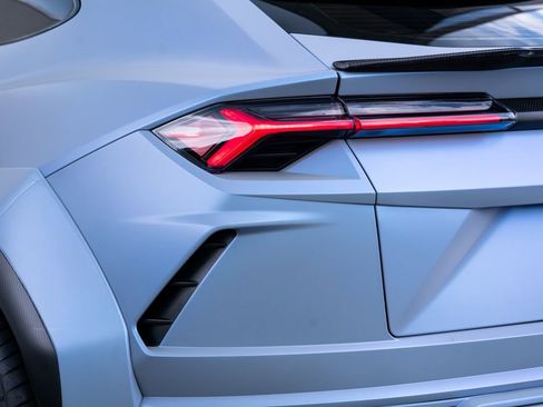 Used 2022 Lamborghini Urus AWD/4WD image 23