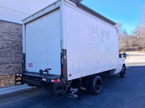 Used 2014 Ford E-350 and Econoline 350 Super Duty image 5