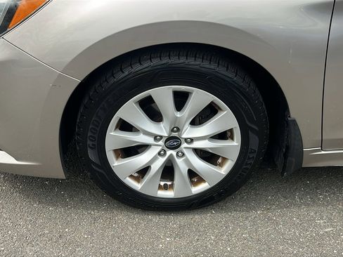 Used 2016 Subaru Legacy 2.5i Premium AWD/4WD image 9