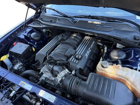 Used 2015 Dodge Challenger SRT RWD image 12