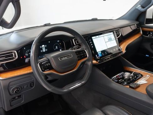 Used 2022 Jeep Grand Wagoneer Series II w/ Flexible Seating Group AWD/4WD image 3