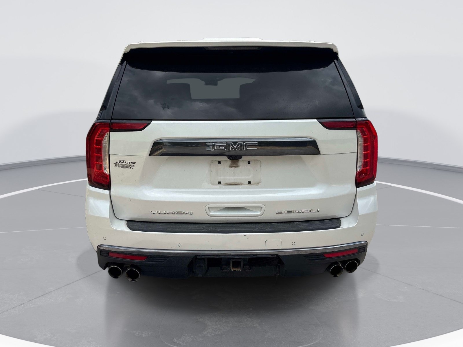Used 2023 GMC Yukon XL Denali Ultimate AWD/4WD image 7