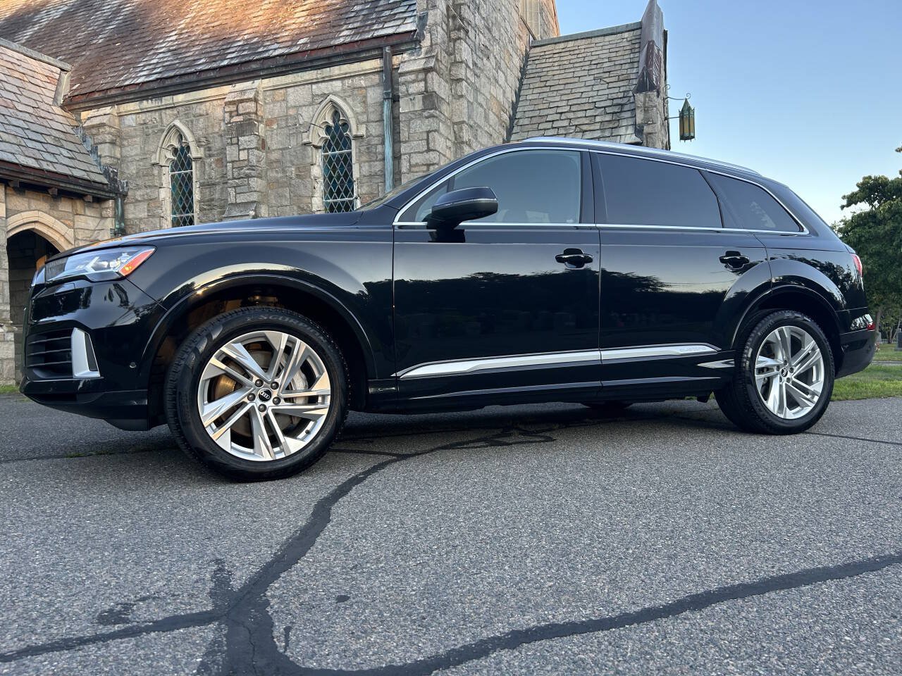 Used 2021 Audi Q7 3.0T Premium Plus w/ Premium Plus Package AWD/4WD image 2