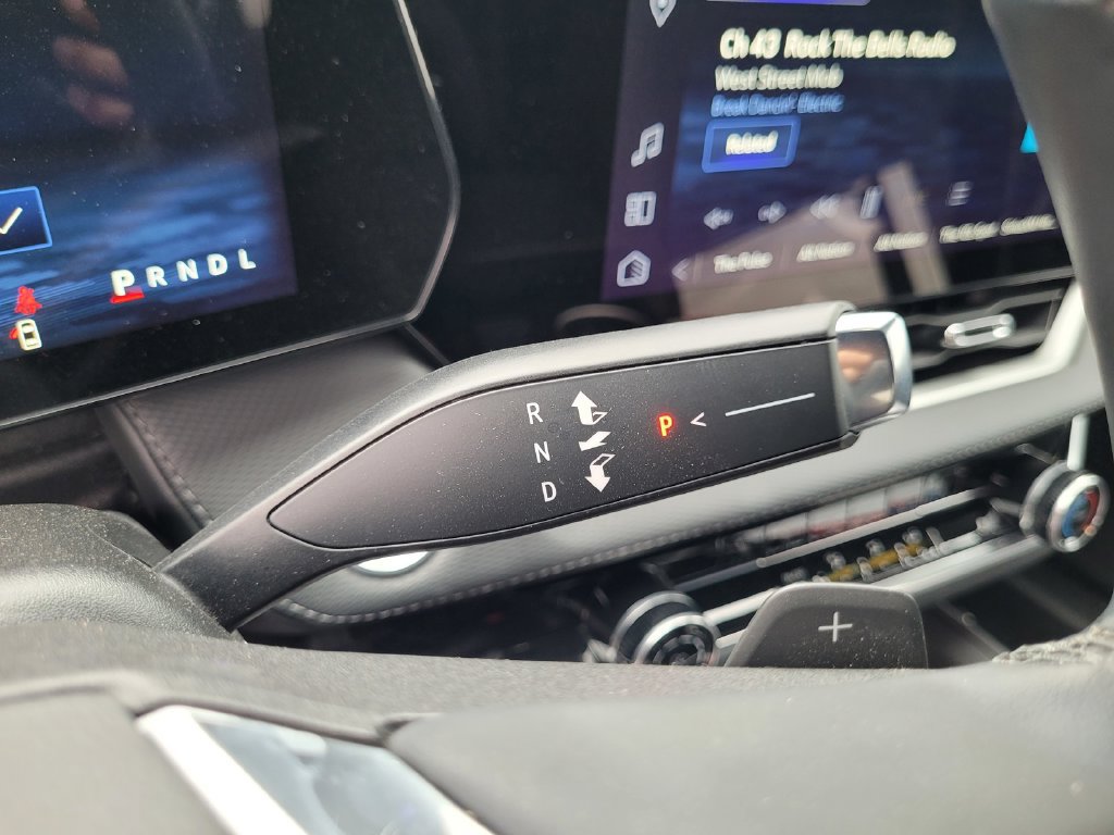 Used 2025 Chevrolet Equinox LT AWD/4WD image 23