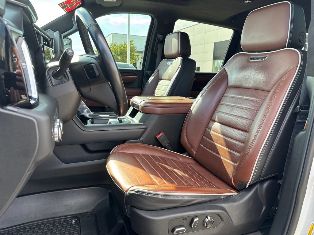 Used 2024 GMC Sierra 2500 Denali Ultimate w/ Max Trailering Package AWD/4WD image 16