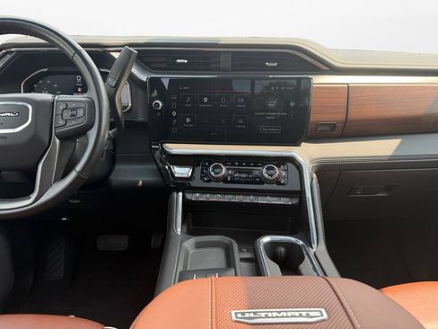 Used 2024 GMC Sierra 3500 Denali Ultimate AWD/4WD image 10