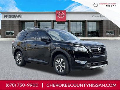 New 2025 Nissan Pathfinder SL w/ Black Appearance Package