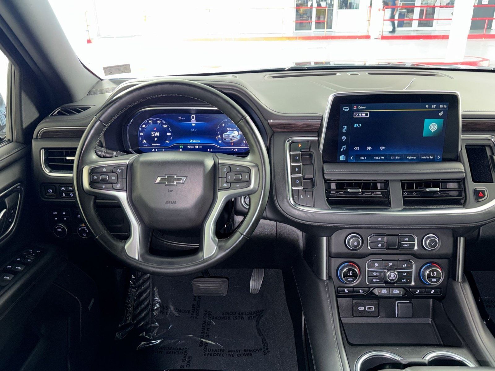 Used 2024 Chevrolet Suburban Z71 w/ Luxury Package AWD/4WD image 16