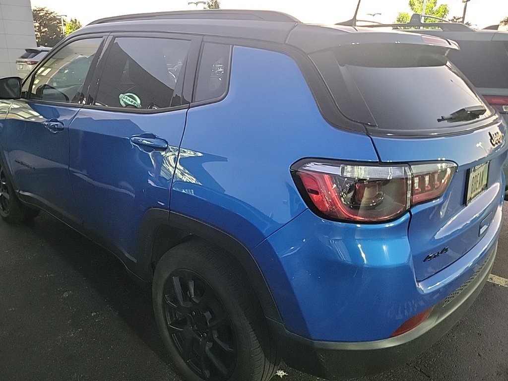 Used 2022 Jeep Compass Latitude w/ Convenience Group AWD/4WD image 8