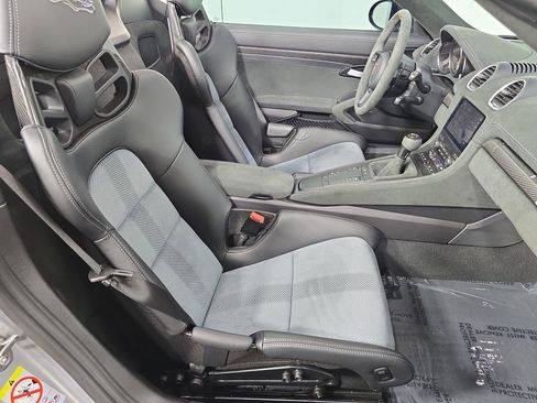 Certified 2025 Porsche 718 Boxster Spyder RS RWD image 27