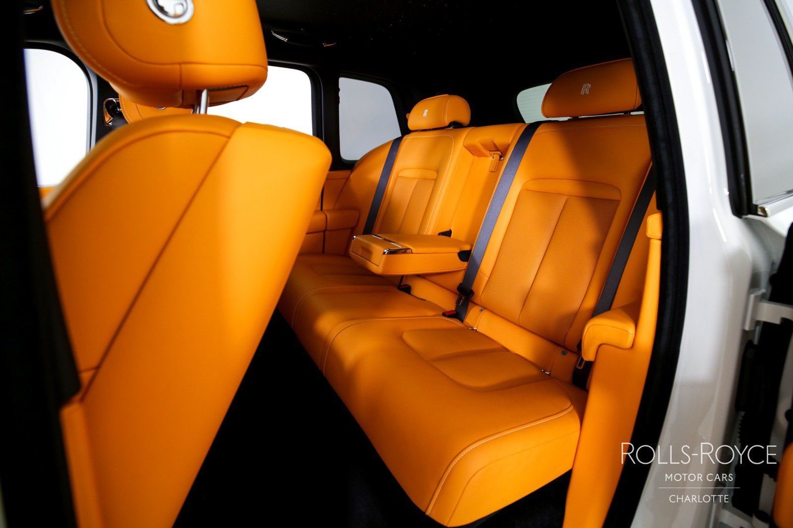Used 2025 Rolls-Royce Cullinan AWD/4WD image 19