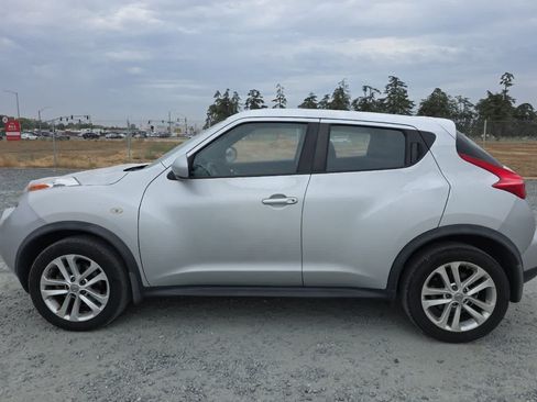Used 2013 Nissan Juke S FWD image 6