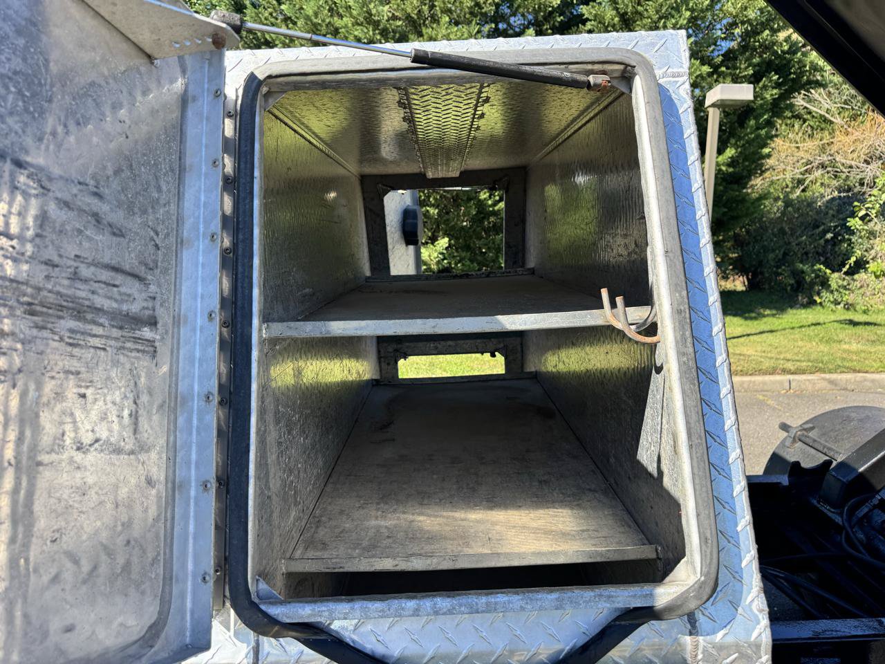 Used 2018 Ford F550 4x4 Regular Cab Super Duty image 9