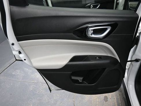 Used 2024 Jeep Compass Limited image 13