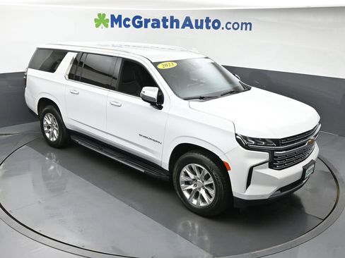 Used 2023 Chevrolet Suburban Premier image 3