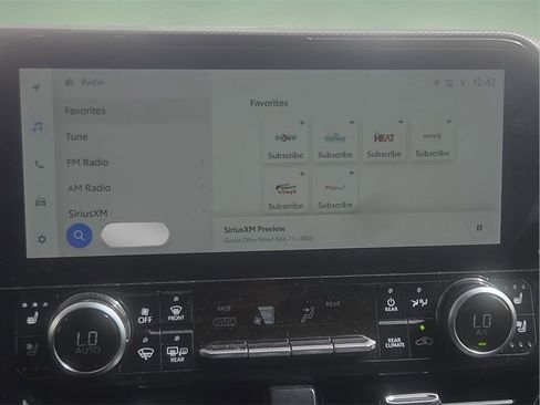 Used 2024 Toyota Highlander Platinum image 10