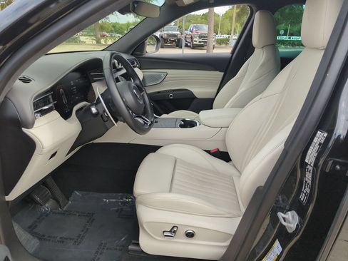 Used 2023 Maserati Grecale Modena AWD/4WD image 18
