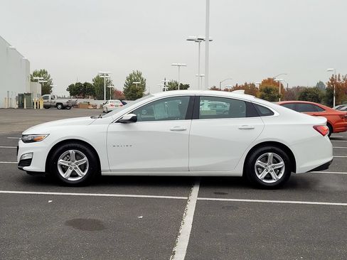 Used 2022 Chevrolet Malibu LT FWD image 9