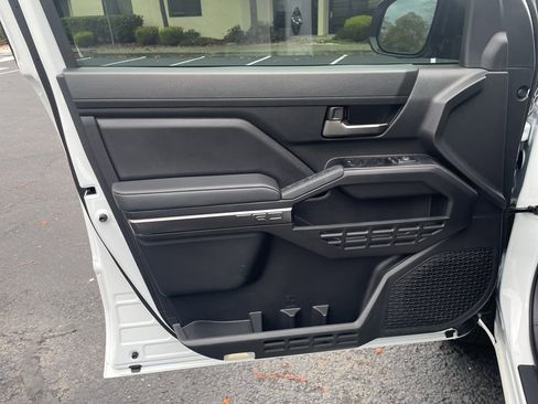 Used 2025 Toyota Tacoma TRD Sport image 16